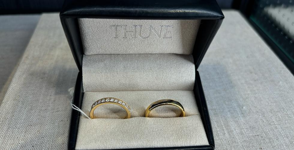 Gifteringer til henne