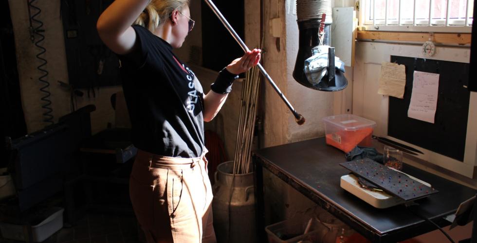 Karoline former glasset