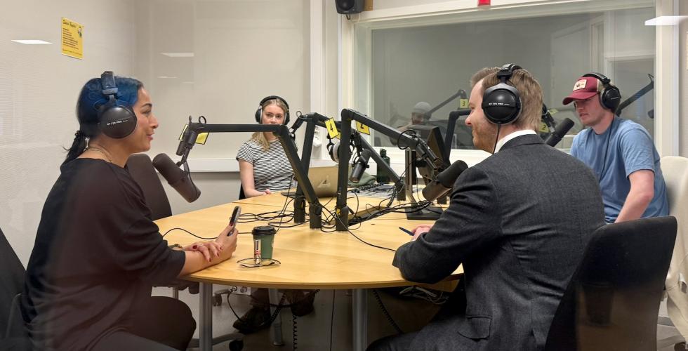 Debatt med Rødt-politiker og FrP-politiker i lydstudio