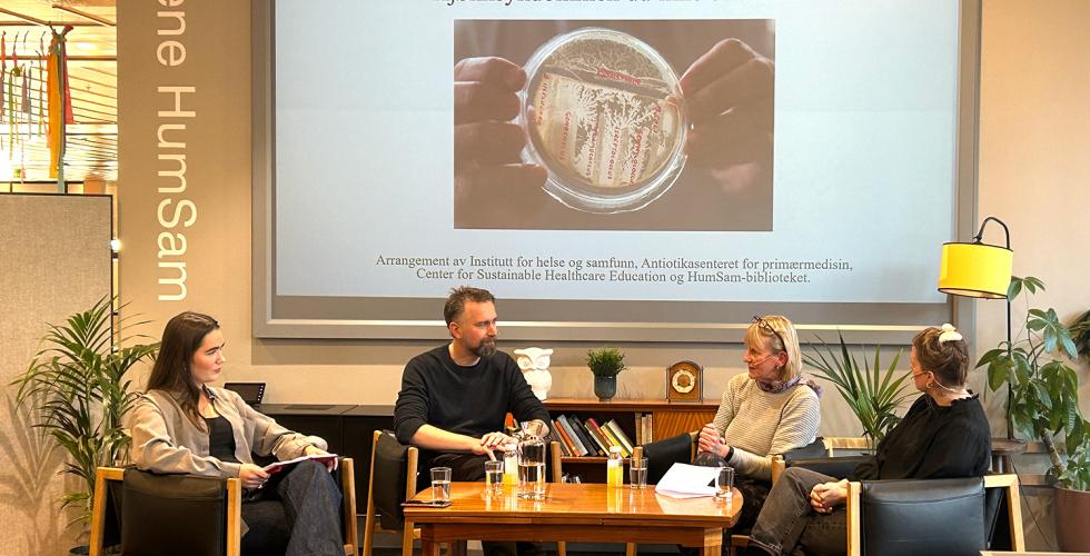 Panelet som snakker om antibiotikaresistent gonor&eacute; 