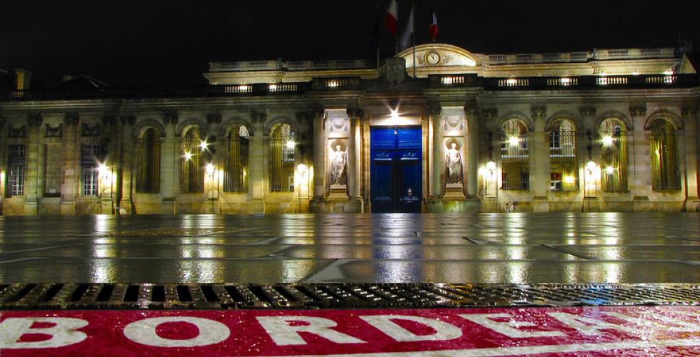 Bordeaux R&aring;dhus i m&oslash;rket uten flammer