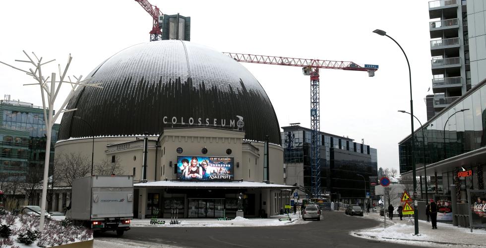 En sn&oslash;dekket Colosseum Kino.