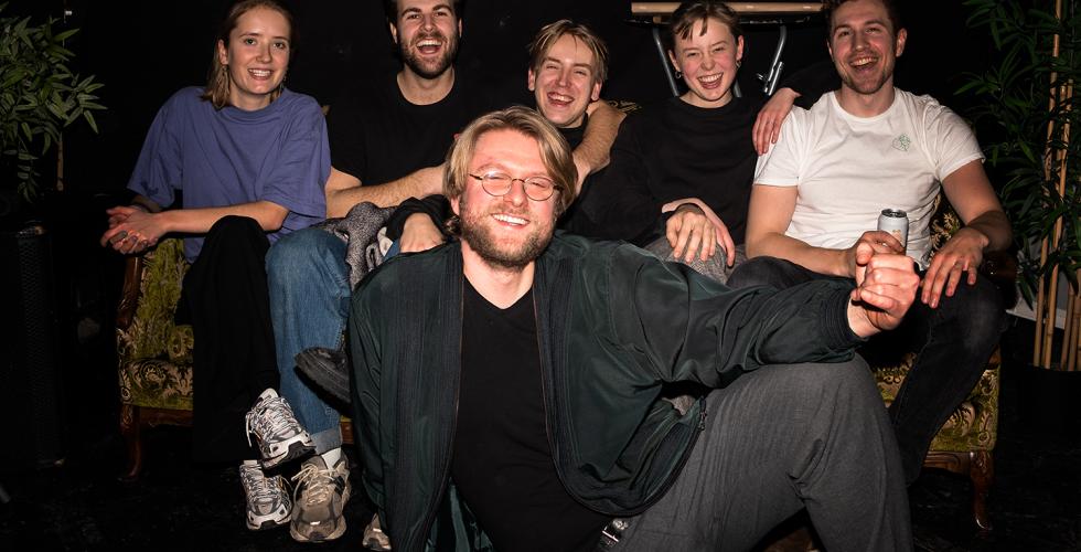 Gruppen Vr&oslash;vl etter forestilling