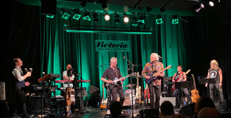 rockeband p&aring; scenen