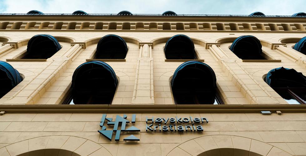 Bildet viser utsiden av h&oslash;yskolen kristiania