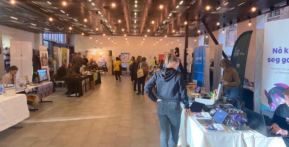 Oversiktsbilde av l&aelig;restevne