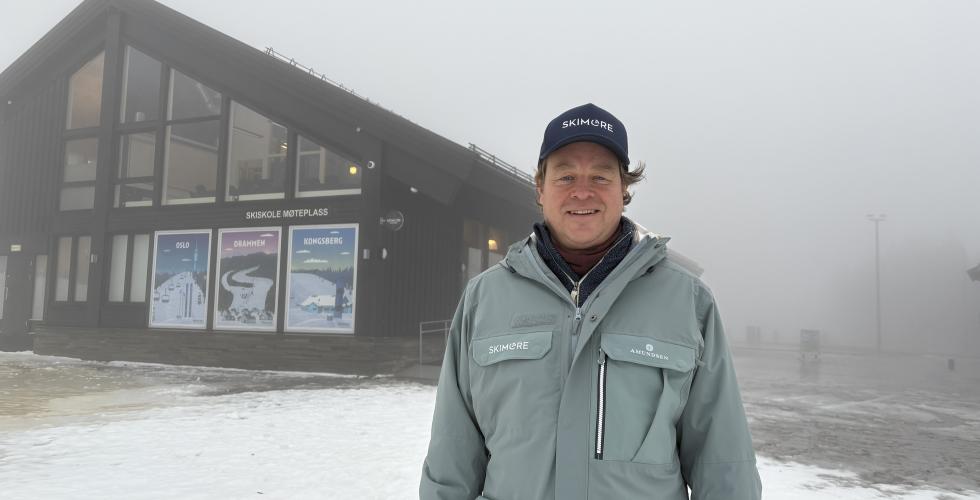 Mann utenfor Tryvann alpinanlegg 