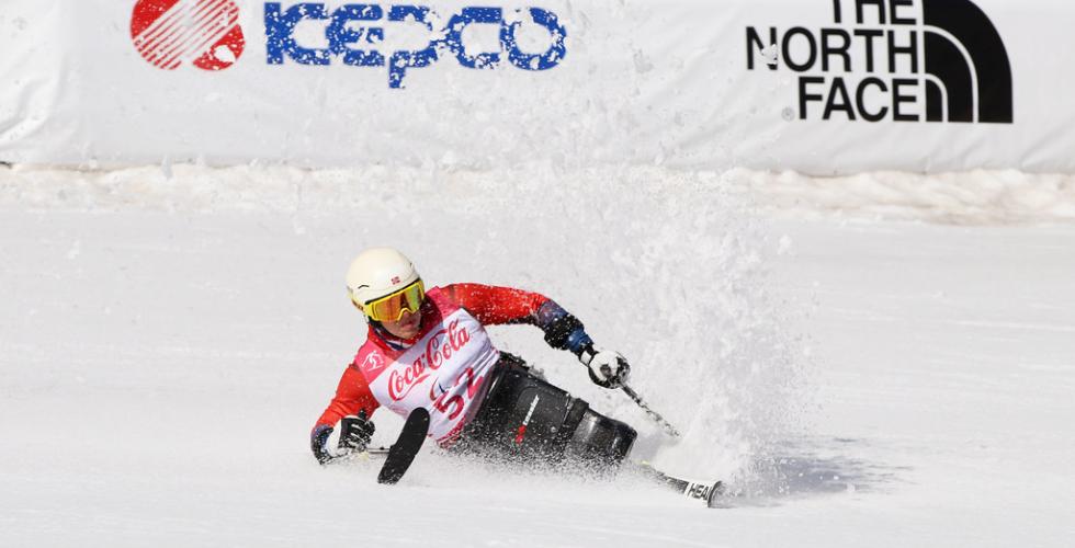 Mann p&aring; para-ski