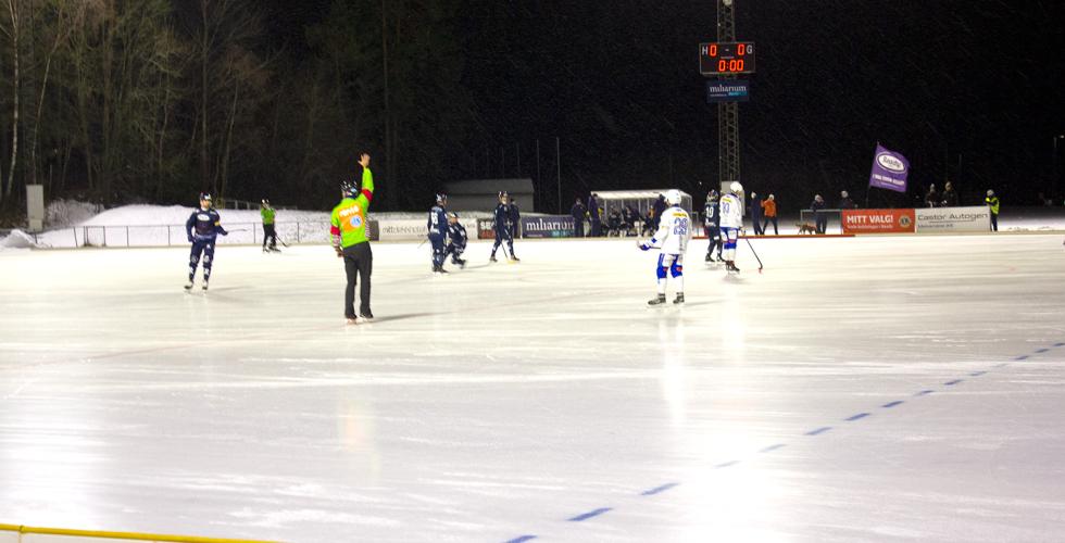 Bandyspillere f&oslash;r kamp