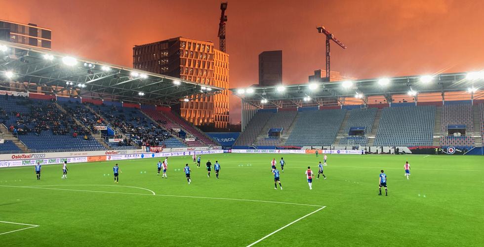 KFUM-Stab&aelig;k under kveldssola p&aring; Intility Arena.