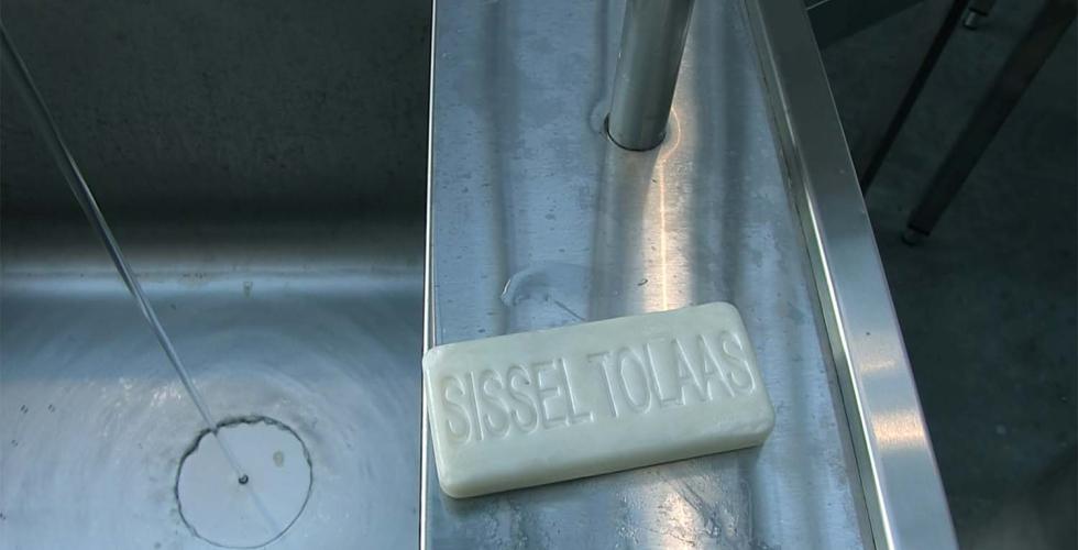 Et s&aring;pestykke med teksten Sissel Tolaas