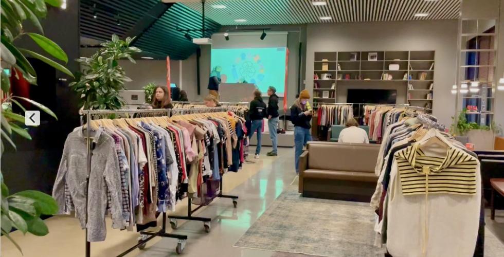 Kl&aelig;r og opprigg p&aring; Union Blindern 