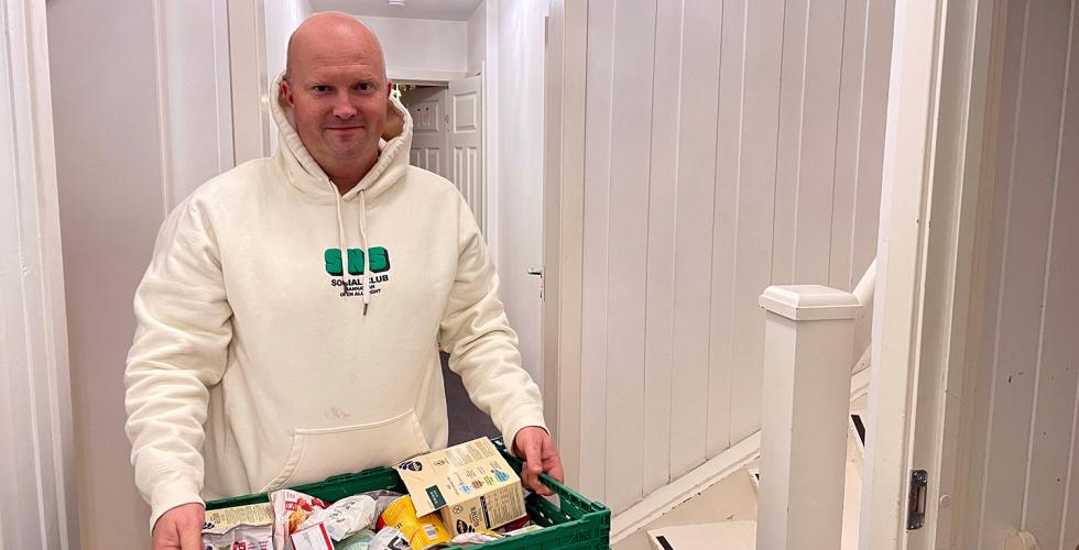 Knut R&oslash;sjorde (49) har et kriselager i tilfelle noe skulle skje.