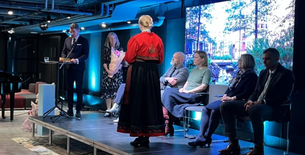 Nylig kreert doktor p&aring; scenen