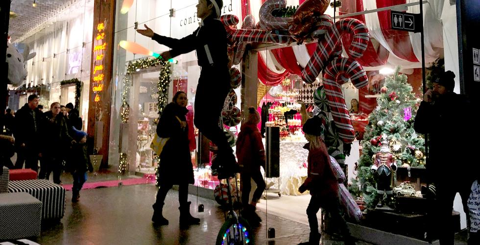 Sirkusartist p&aring; Aker Brygge