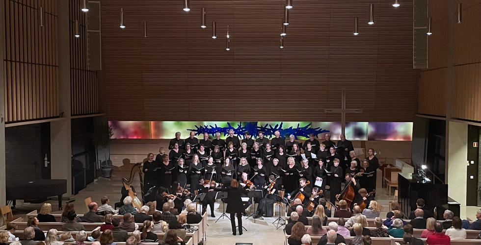 Parenti Vocalis opptrer i B&oslash;ler Kirke