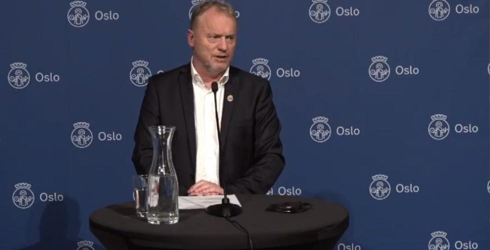 Raymond Johansen p&aring; pressekonferanse om ytterligere restriksjoner i Oslo 28. februar.