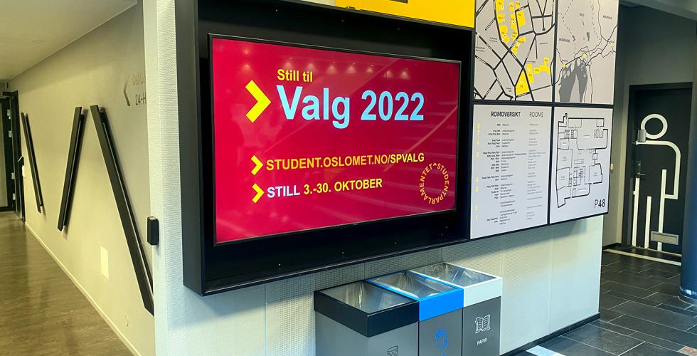 Reklameplakat med oppfordring til &aring; stille til studentparlamentsvalg