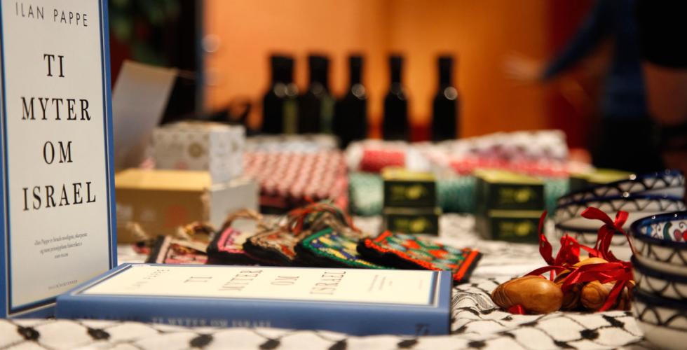 Varer fra Palestina til salgs under &aring;rtes Palestinakonferanse p&aring; Vega Scene i Oslo.